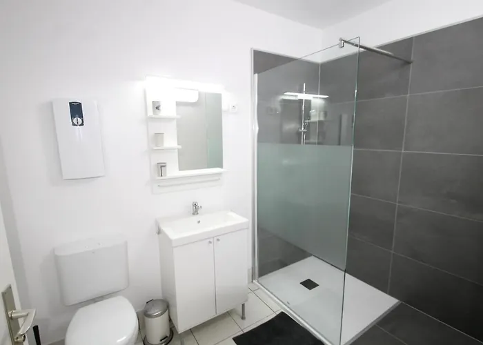 5093 - Kirchenweg 2a *